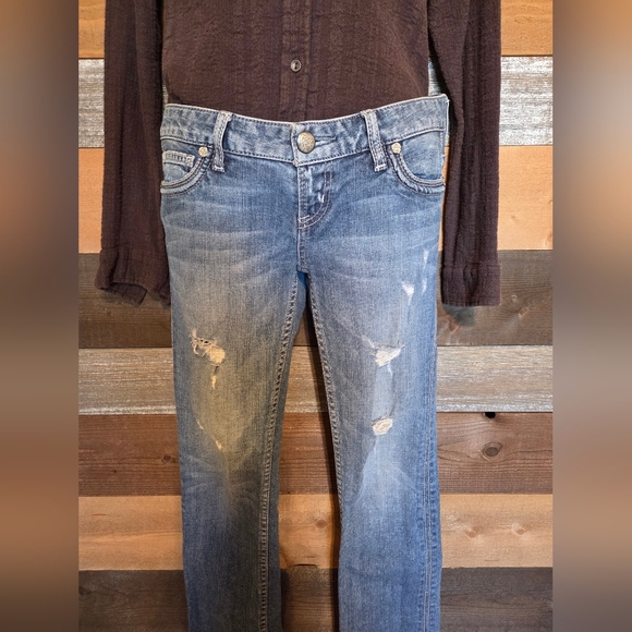 Guess Jeans - Picture 2 of 15